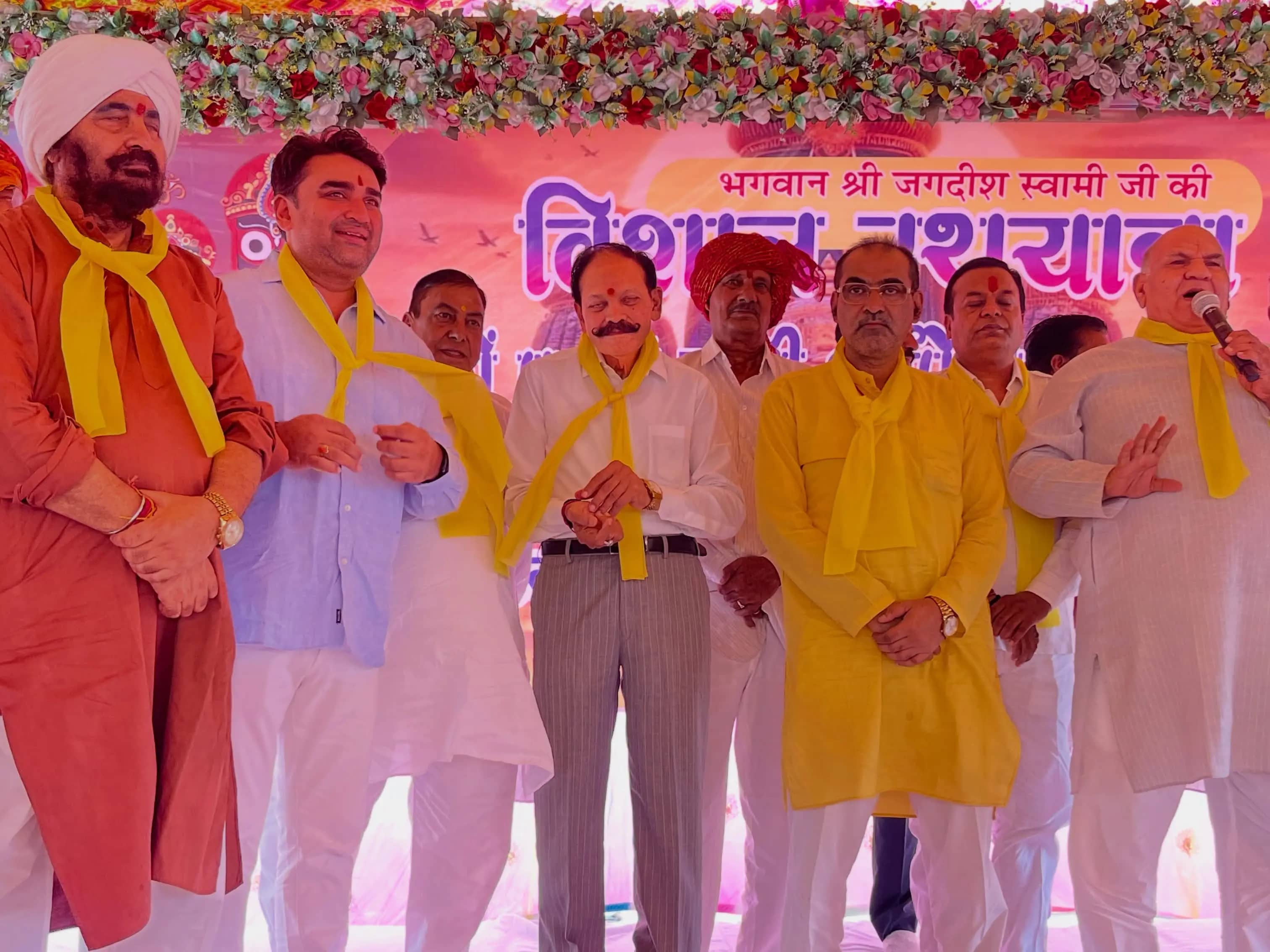 पुरी की तर्ज पर निकली भगवान जगन्नाथ की भव्य रथयात्रा, हजारों श्रद्धालुओं ने रस्सी से खींचा रथ