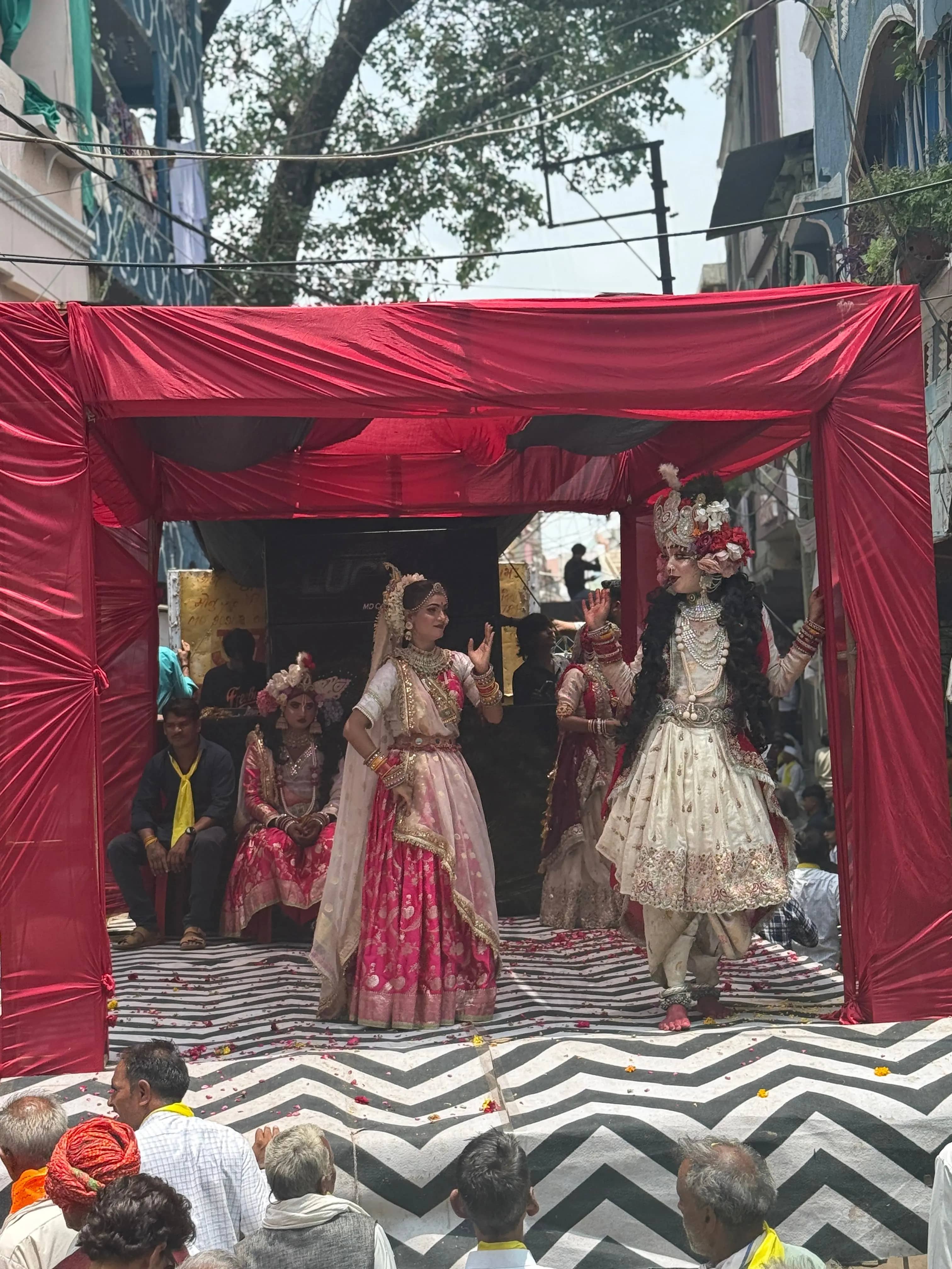 पुरी की तर्ज पर निकली भगवान जगन्नाथ की भव्य रथयात्रा, हजारों श्रद्धालुओं ने रस्सी से खींचा रथ