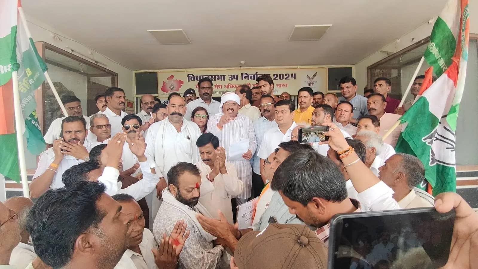 मूंग खरीदी, खाद संकट और स्मार्ट मीटर पर किसान कांग्रेस का हल्ला बोल, सीएम के नाम कलेक्ट्रेट में सौंपा ज्ञापन