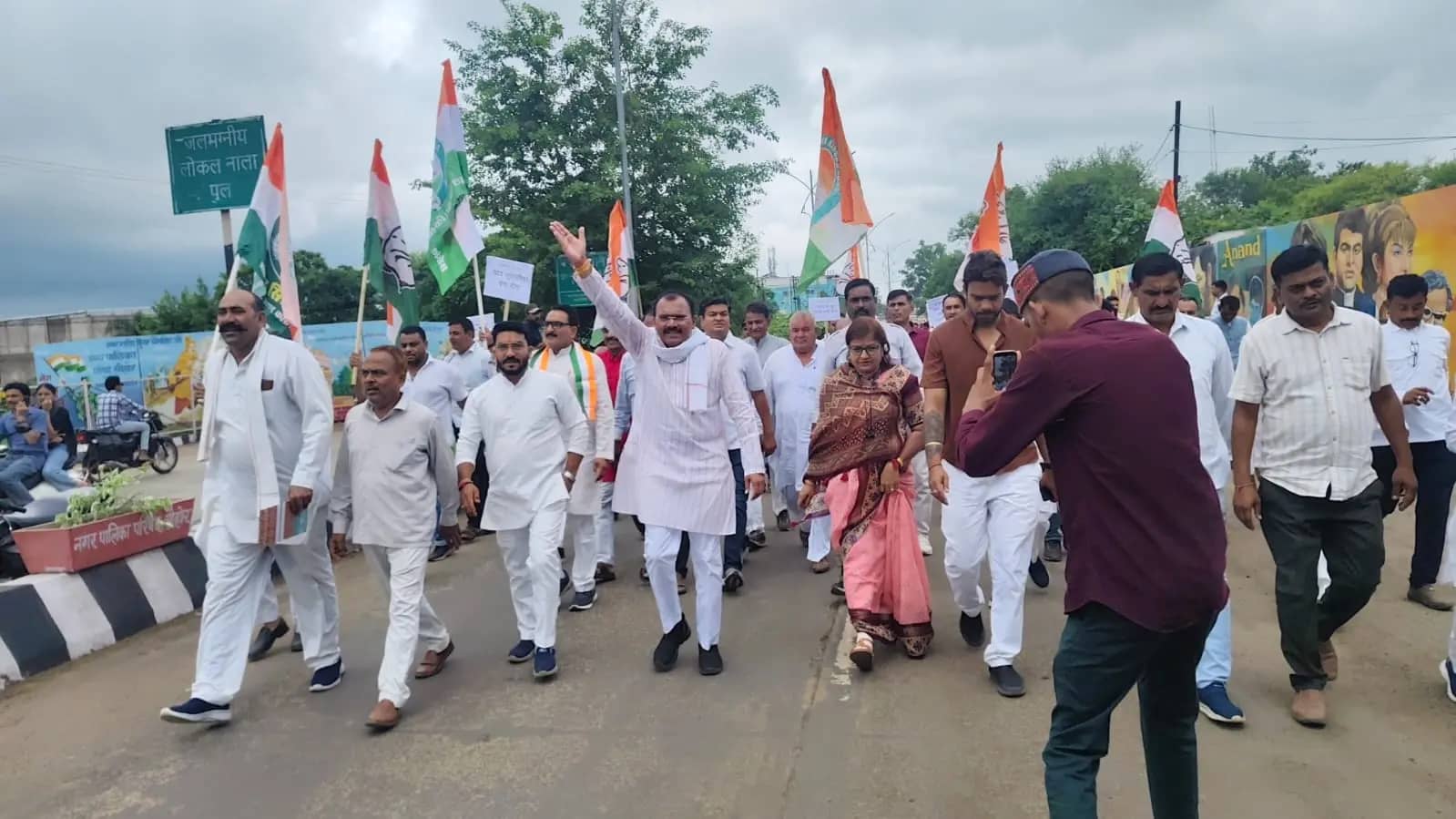 मूंग खरीदी, खाद संकट और स्मार्ट मीटर पर किसान कांग्रेस का हल्ला बोल, सीएम के नाम कलेक्ट्रेट में सौंपा ज्ञापन