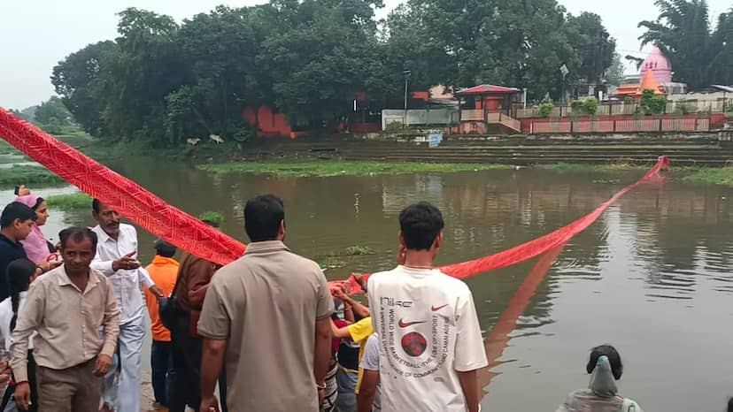 सीहोर में पहली बार मां सीवन को चढ़ी 101 मीटर की चुनरी, भावनाओं से जुड़ा सीवन पुत्र अभियान