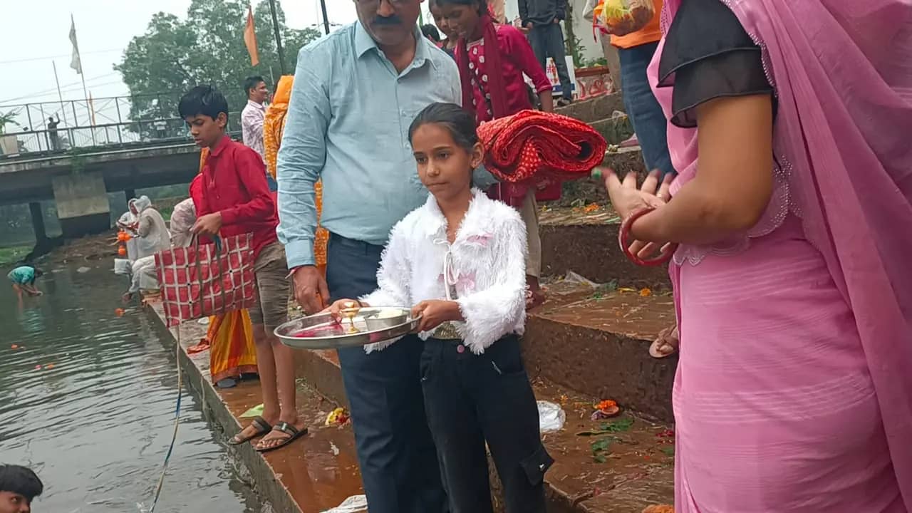 सीहोर में पहली बार मां सीवन को चढ़ी 101 मीटर की चुनरी, भावनाओं से जुड़ा सीवन पुत्र अभियान