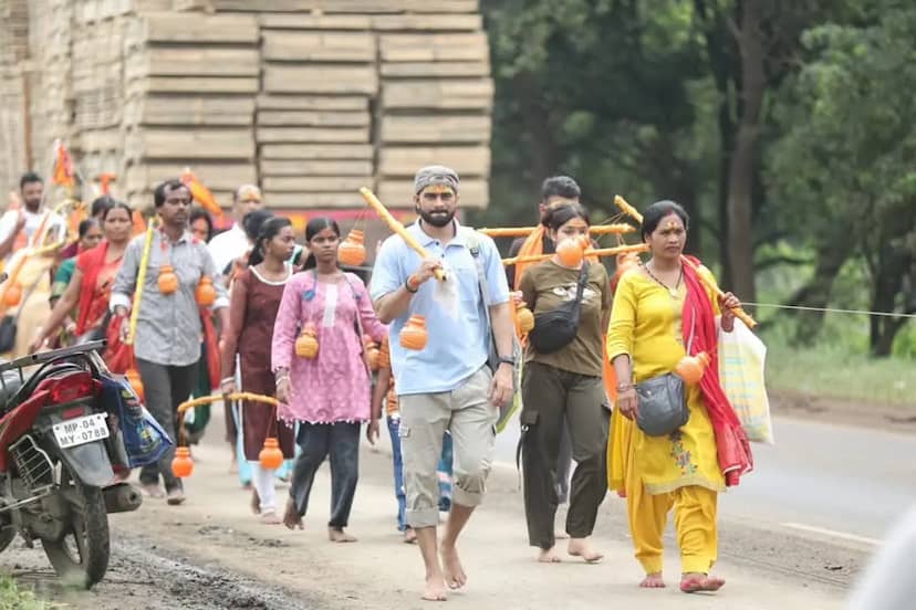 कुबेरेश्वरधाम में तीन क्विंटल फूलों से सजेगा बाबा का दरबार, 600 नलों से जल भरेंगे कांवड़िए, 42 घंटे रहेगा नो-व्हीकल जोन