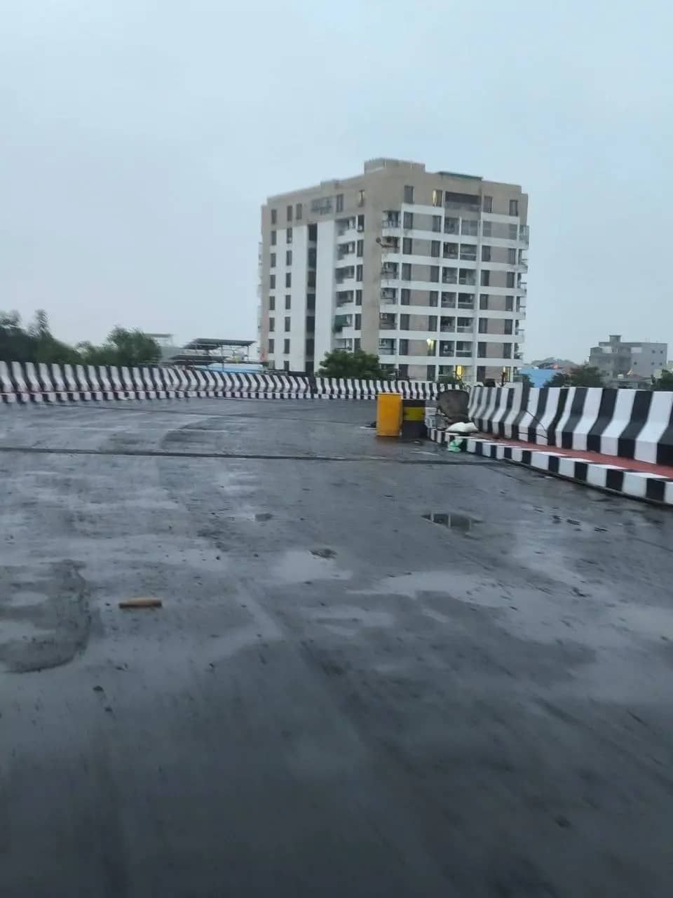 ओवरब्रिज पर सिर्फ तारीख पर तारीख, जनवरी से अगस्त आया; फिर भी जनता को नहीं मिली जाम से राहत