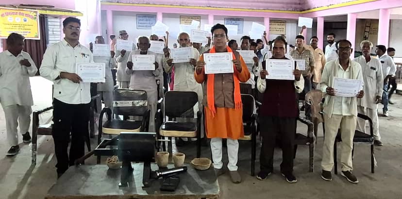 सीहोर में गांव की चौपाल बनी विज्ञान की पाठशाला, 1700 लोगों ने सीखा कचरे से कमाई और दूधी नदी बचाने का मंत्र