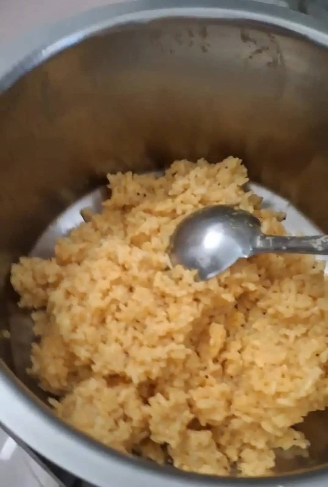 आंगनबाड़ी में बच्चों को उबले चावल मिले तो भड़के विधायक राय, अफसरों को फटकारा