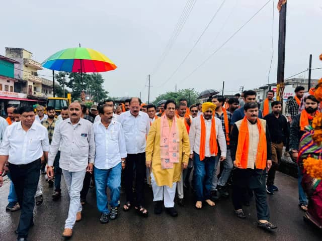 बाड़ी में रज कलश वंदन यात्रा का भव्य स्वागत, विधायक सुरेंद्र पटवा ने लिया समरस समाज का संकल्प