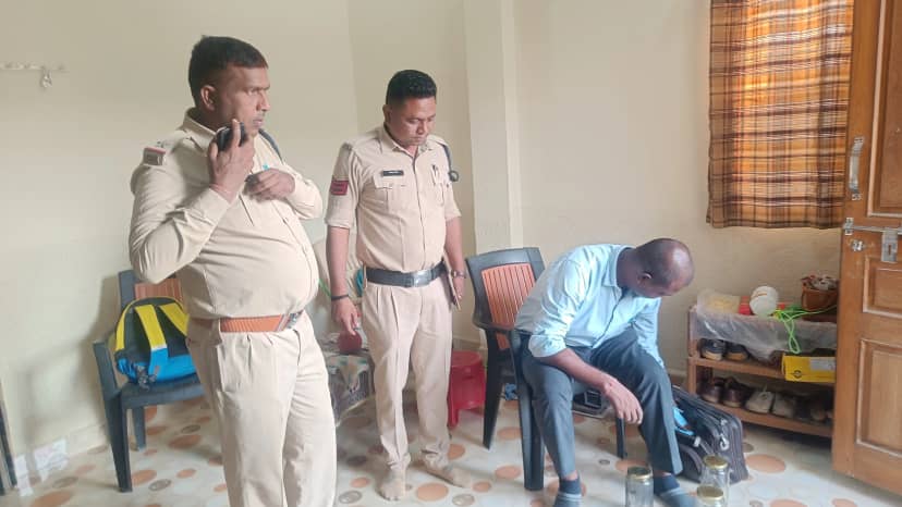 गैरतगंज में चोरों का आतंक, दो रात में कई मकानों में चोरी; 2.20 लाख नकद और सोने के गहने ले गए