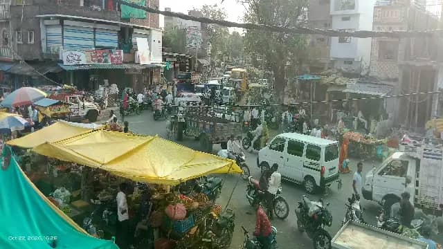 खिलचीपुर में तीन प्रमुख मार्गों पर रोज लग रहा जाम, एंबुलेंस और स्कूली बच्चे भी परेशान