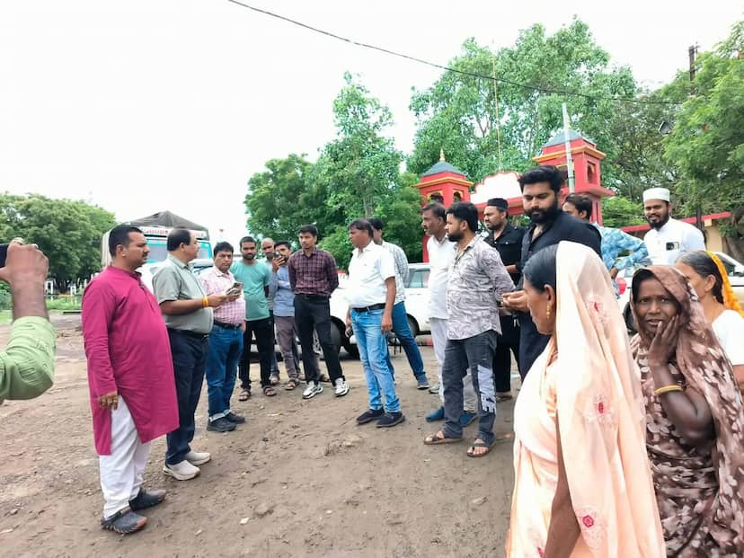 अधूरे विकास कार्यों पर प्रशासन सख्त, ठेकेदार को ब्लैकलिस्ट करने की चेतावनी