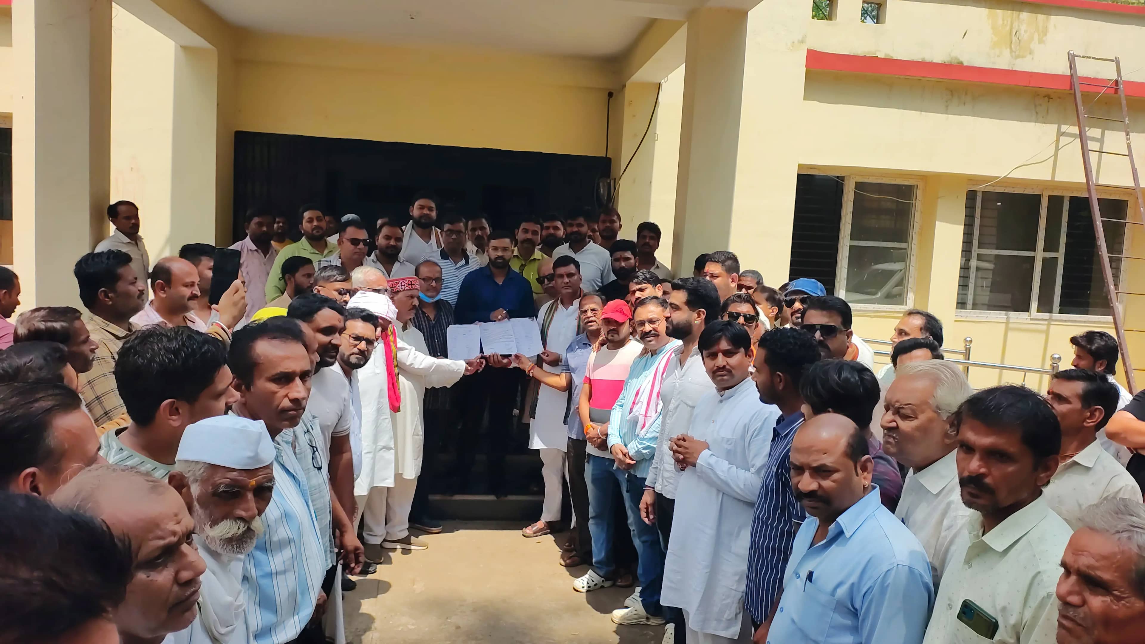 संत नागर जी को धमकी भरे पत्र का मामला, सर्व समाज ने CM के नाम सौंपा ज्ञापन; वैधानिक कार्रवाई की मांग