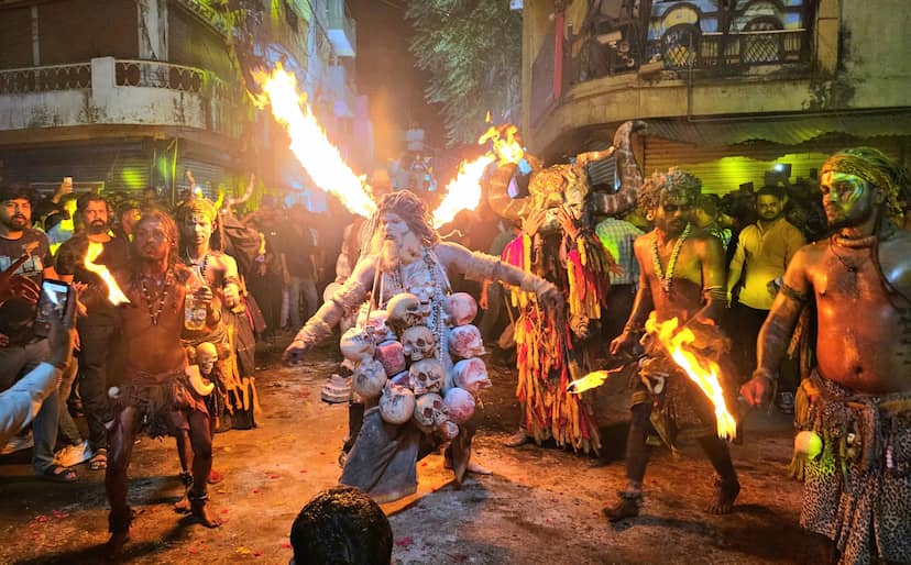 सिवनी मालवा में ‘ठाकुर च राजा’ का भव्य विसर्जन चल समारोह, अक्की अघोरी मंडल की प्रस्तुति ने बांधा समां
