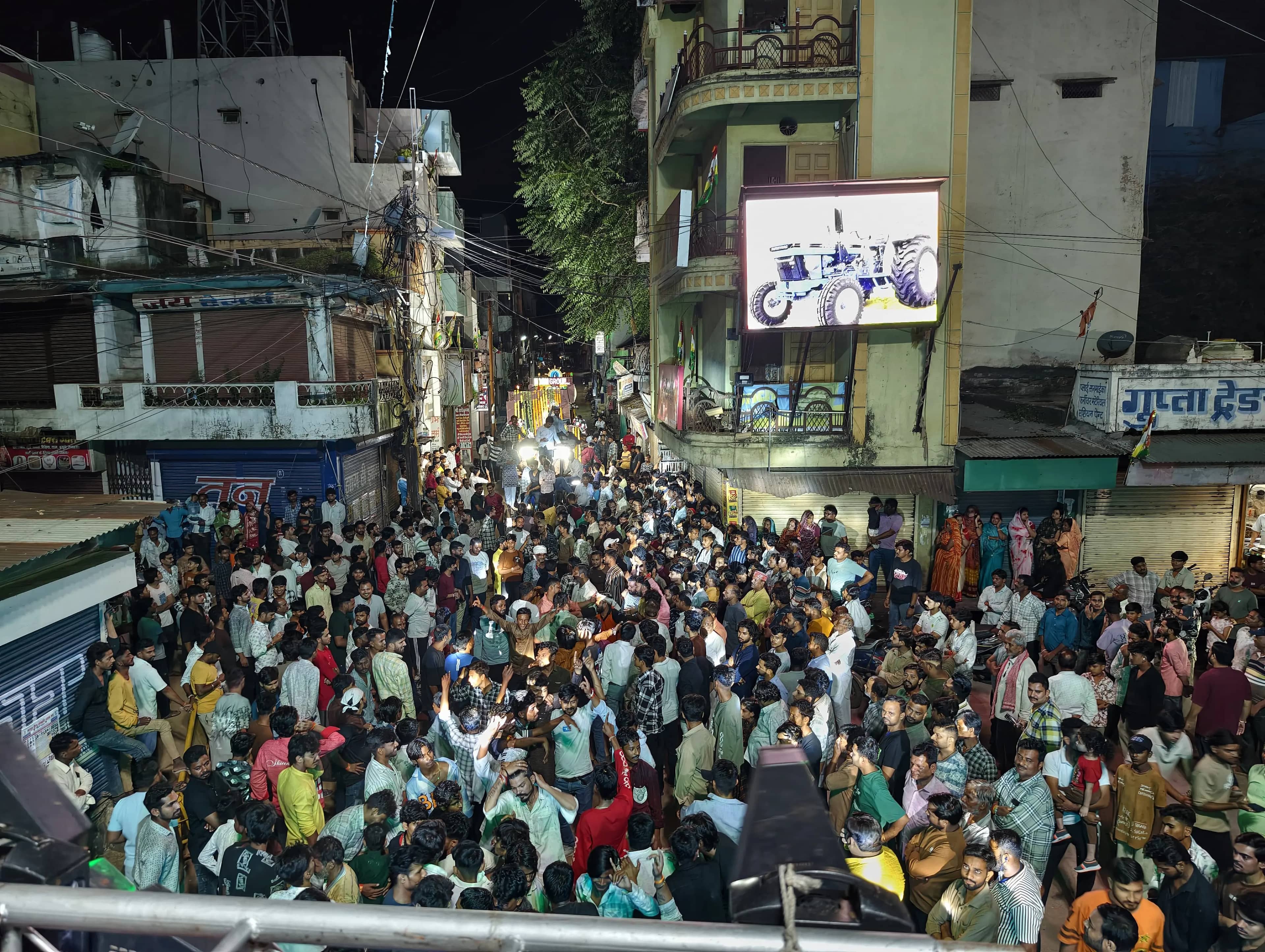 सिवनी मालवा में ‘ठाकुर च राजा’ का भव्य विसर्जन चल समारोह, अक्की अघोरी मंडल की प्रस्तुति ने बांधा समां