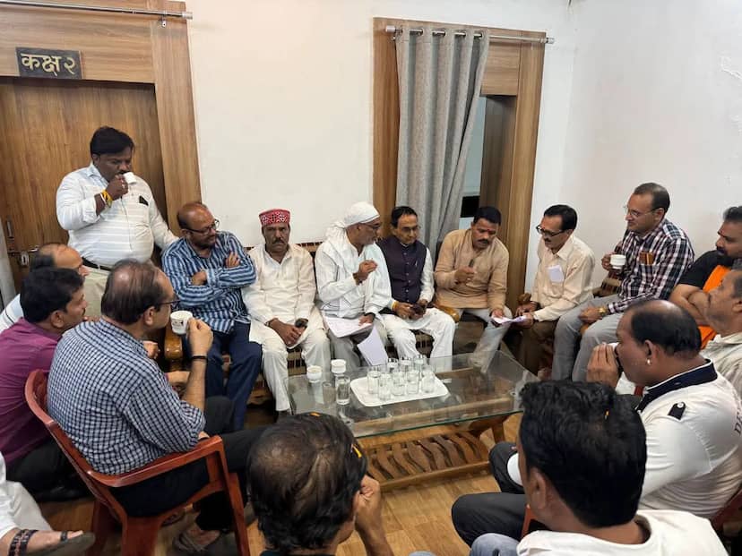 बानापुरा स्टेशन पर रेल ठहराव की मांग तेज, सांसद दर्शन सिंह चौधरी को ज्ञापन; 2 अक्टूबर से आंदोलन की तैयारी