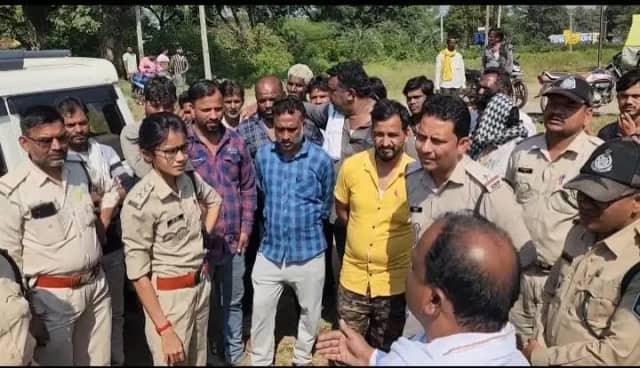 छपारा में सीताफल मंडी पर वन विभाग की कार्रवाई, दो व्यापारियों का माल जब्त