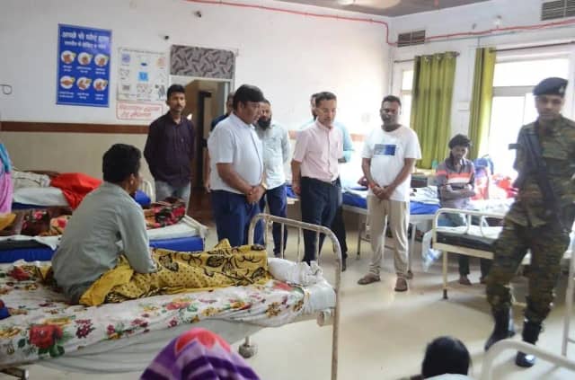 बालाघाट जिला अस्पताल में कलेक्टर का औचक निरीक्षण, खराब बेड बदलने और लॉन्ड्री ठेका निरस्त करने के निर्देश