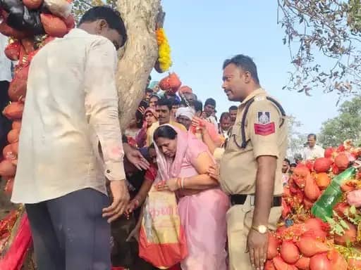 सीधी में चट्टान में देवी की आकृति दिखने के दावे के बाद उमड़े 5 हजार श्रद्धालु, 2 किमी लंबा जाम