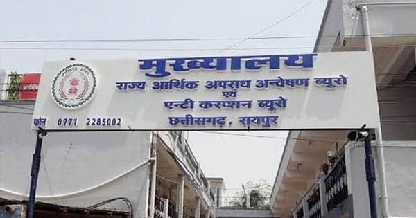 छत्तीसगढ़ शराब घोटाले में जांच तेज, EOW ने 2 लोगों को हिरासत में लिया, कई और खुलासों की संभावना