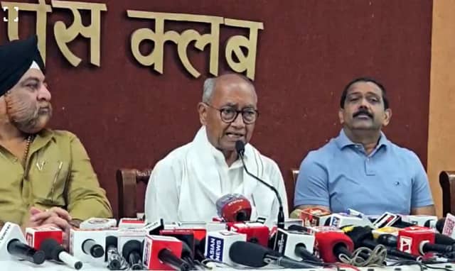 इंदौर में दिग्विजय सिंह का बड़ा बयान: हिंदुत्व का सनातन से कोई लेना-देना नहीं