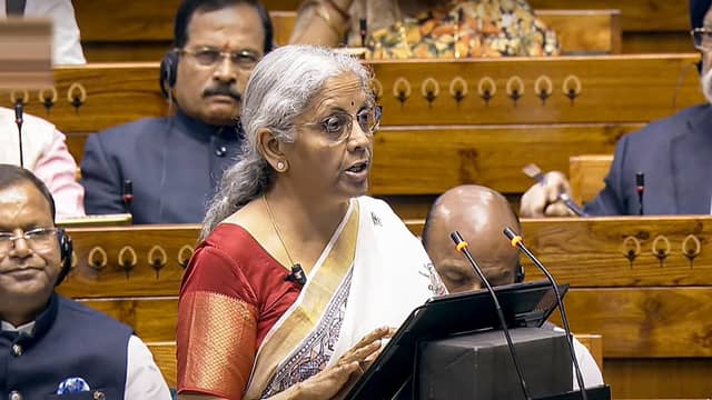 50 फीसदी टैरिफ से प्रभावित निर्यातकों को राहत के लिए सरकार ने तैयार किया व्यापक सहायता पैकेज  
