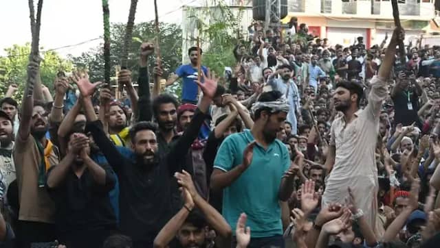 पीओके में बेकाबू हुआ विद्रोह, सेना की गोलीबारी में 12 लोगों की मौत इनमें तीन पुलिसकर्मी