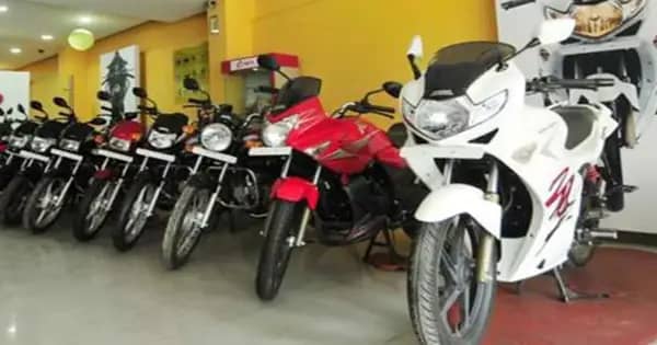जीएसटी कटौती ने बदली टू ह्वीलर मार्केट की रणनीति, कंपनियों ने 300-350cc बाइक्स पर बढ़ाया फोकस