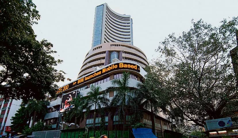 सेंसेक्स 324 अंक टूटा, निफ्टी 25,600 के नीचे , FMCG और ऑटो शेयरों में दिखी तेजी 