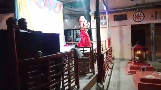 सीहोर के आष्टा के मंदिर में अश्लील डांस : बैजनाथ स्थित अंबा माता मंदिर में द्विअर्थी गानों पर नाच