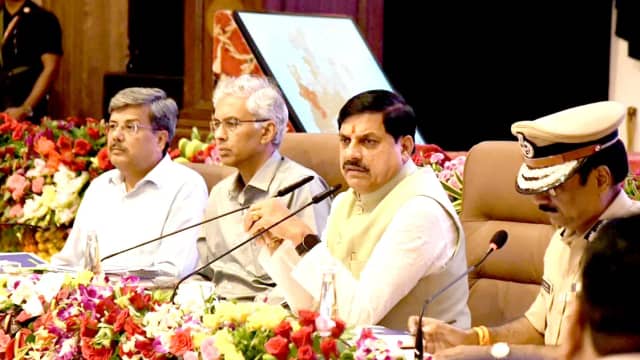 आधी रात को राउंड पर निकलता था वह ‘दबंग’ एसपी..सीएम ने कहा, सब एसपी उनके जैसा काम करो..! 
