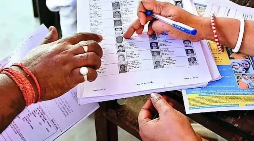 SIR : सिर्फ तीन बार घर आएंगे बीएलओ, नहीं मिले तो वोटर लिस्ट से कट सकता है आपका नाम!