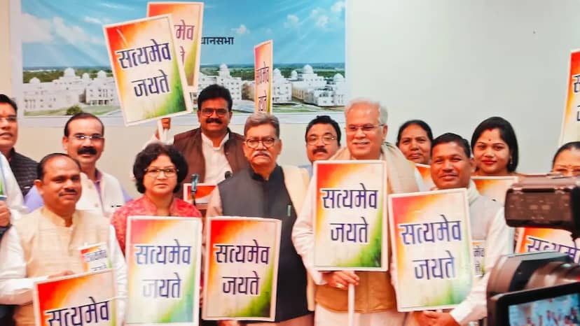  सत्यमेव जयते की तख्ती लेकर सदन में पहुंचे कांग्रेस विधायक, सत्ता के दुरुपयोग का आरोप 