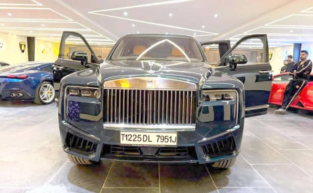 इंदौर पहुंची 15 करोड़ की रॉल्स रॉयस कलिनन सीरीज-2, MP की पहली डिलीवरी