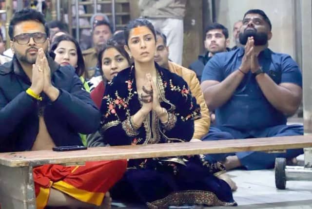 द फैमिली मैन रिलीज होने के बाद उज्जैन पहुंचीं निमरत कौर, बाबा महाकाल का आशीर्वाद लिया