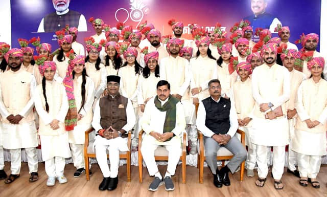 सीएम डॉ. यादव बोले-क्लास और सिलेबस के अलावा भी बहुत कुछ सीखना होता है   