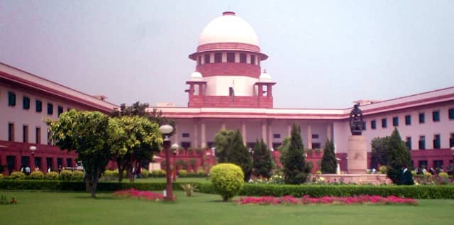 अभिनेता से नेता बने विजय को झटका, सुप्रीम कोर्ट ने कहा वापस हाईकोर्ट जाएं