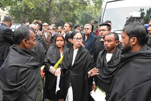 SIR को लेकर CEC से मिलकर बोलीं ममता-बंगाल को क्यों बना रहे हैं निशाना?  