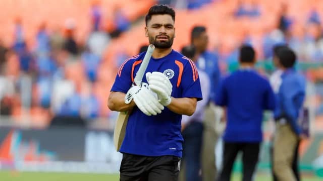 रिंकू सिंह पिता का आशीर्वाद लेकर चेन्नई लौटे, जिम्बाब्वे के खिलाफ मैच के लिए रहेंगे तैयार