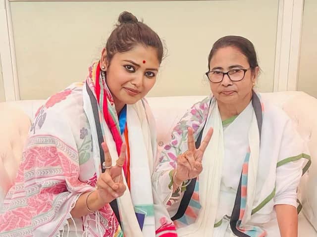 कौन हैं सायोनी घोष जो सोशल मीडिया से बंगाल चुनाव तक में बटोर रहीं सुर्खियां?