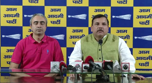 सांसदों की बगावत पर भड़के संजय सिंह, कहा- पंजाब की जनता इन गद्दारों को माफ नहीं करेगी'
