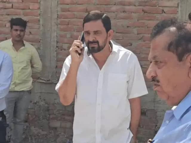 रीवा के महापौर के बिगड़े बोल...निगमकर्मी को फोन पर कहा-‘आ जाओ, उसी नाली में घुसेड़ दूंगा’