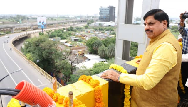 मुख्यमंत्री डॉ. मोहन यादव ने प्रदेश के पहले डबल लेयर फ्लाईओवर की एक भुजा का किया लोकार्पण   