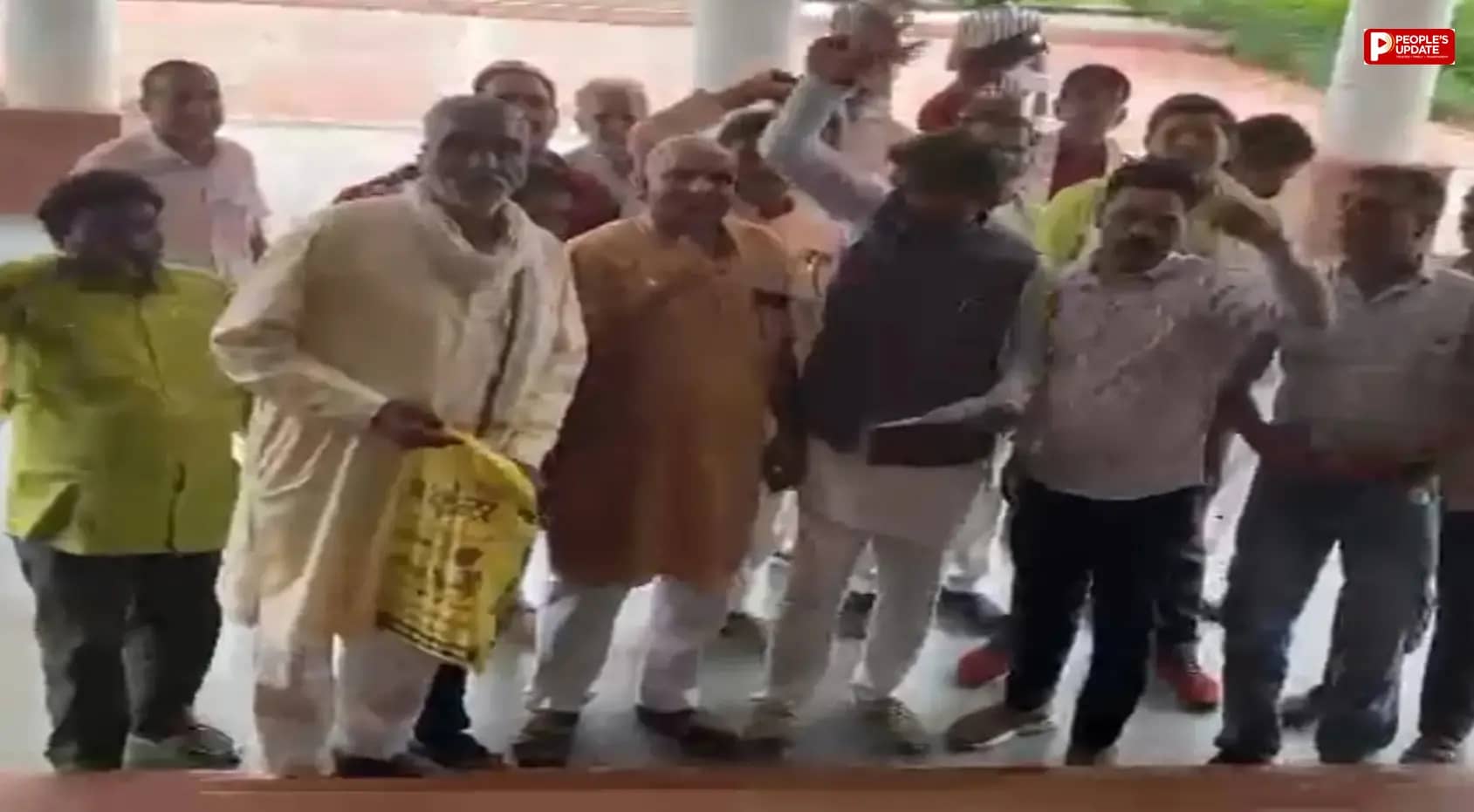 लोड शेडिंग की आड़ में अघोषित बिजली कटौती से उबल पड़ा जिला, गांव-गांव प्रदर्शन और चक्काजाम