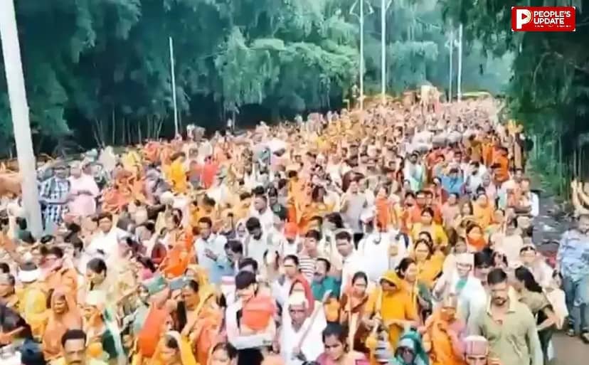  कावड़ यात्रा: शिवभक्ति के सैलाब में डूबा सीहोर, पंडित प्रदीप मिश्रा संग चले लाखों भक्त; आस्था के बीच जाम से परेशानी  