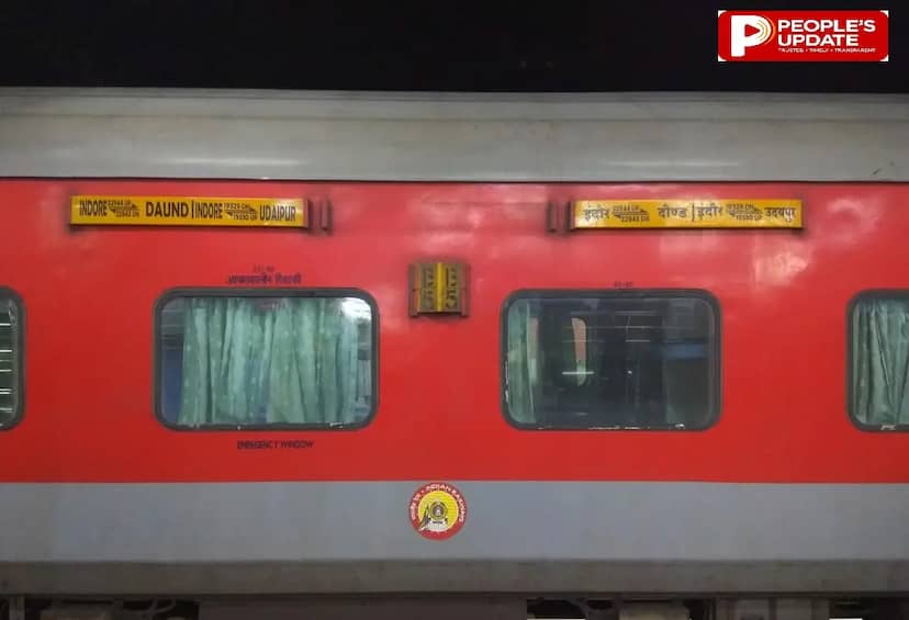 ट्रेन में मरे चूहों की दुर्गंध की शिकायत की तो कोच में छिडक दिया कीटनाशक स्प्रे, तीन साल की बच्ची समेत यात्रियों का घुटने लगा दम