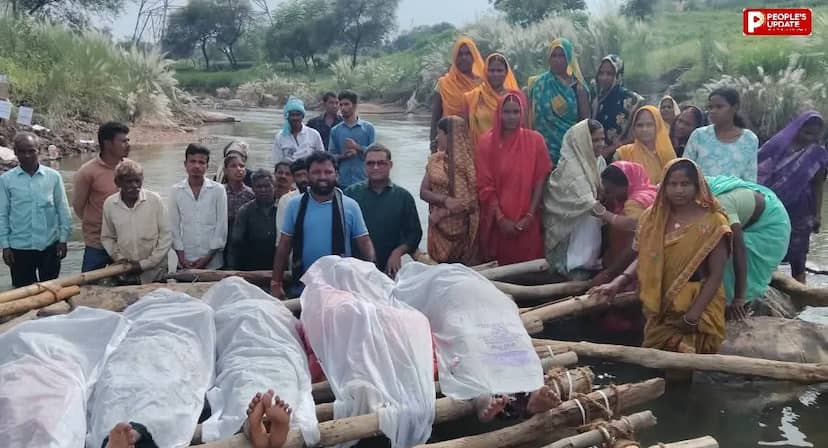 सिंगरौली में 62 घंटे तक जल सत्याग्रह के बाद महिलाओं ने शुरू किया 'चिता आंदोलन'