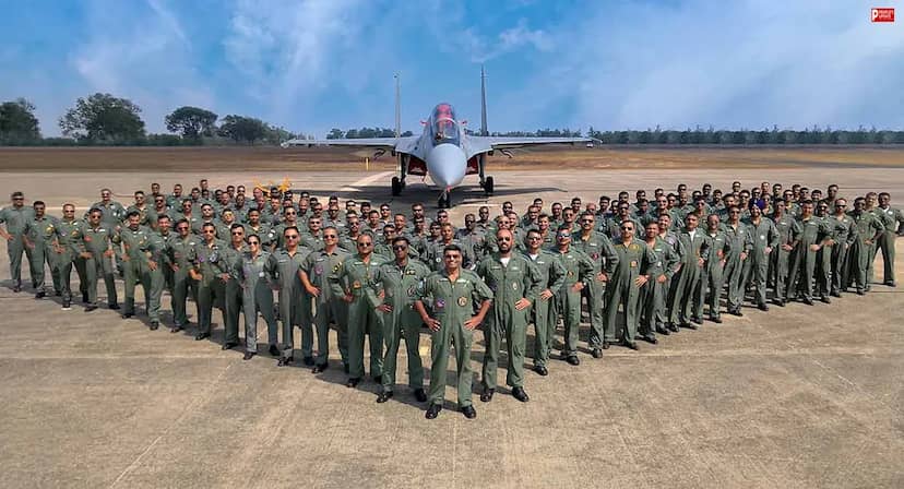 आसमान में उड़ने का सपना है? यूनिफॉर्म से लेकर फाइटर जेट तक, 12वीं के बाद ऐसे बनें इंडियन एयरफोर्स ऑफिसर