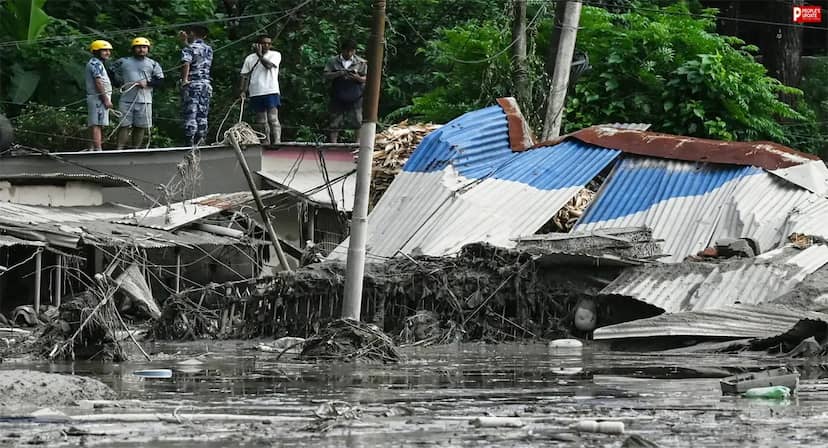 ग्लेशियर टूटा, नेपाल डूबा! 392 मौतें, 1468 लापता, 290 भारतीयों की तलाश, 84 सुरक्षित निकले  