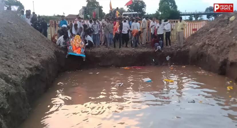 हरसूद में नम आंखों से गणपति को विदाई, ‘अगले बरस तू जल्दी आ’ के जयकारों से गूंजा शहर  