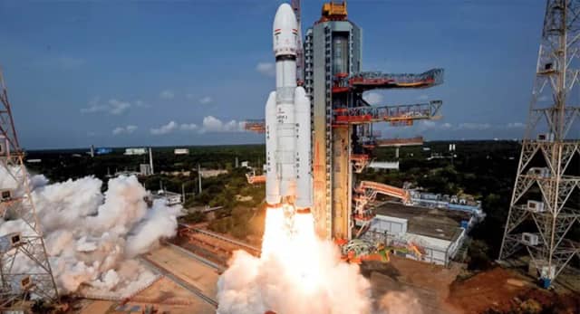 इसरो ने सपलतापूर्वक लॉन्च किया LVM3-M5 बाहुबली रॉकेट, नेवी की क्षमता बढ़ेगी