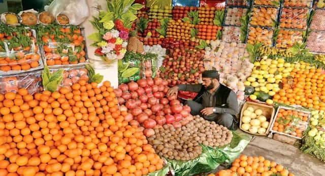 ये हैं पाकिस्तान का फल बाजार... 